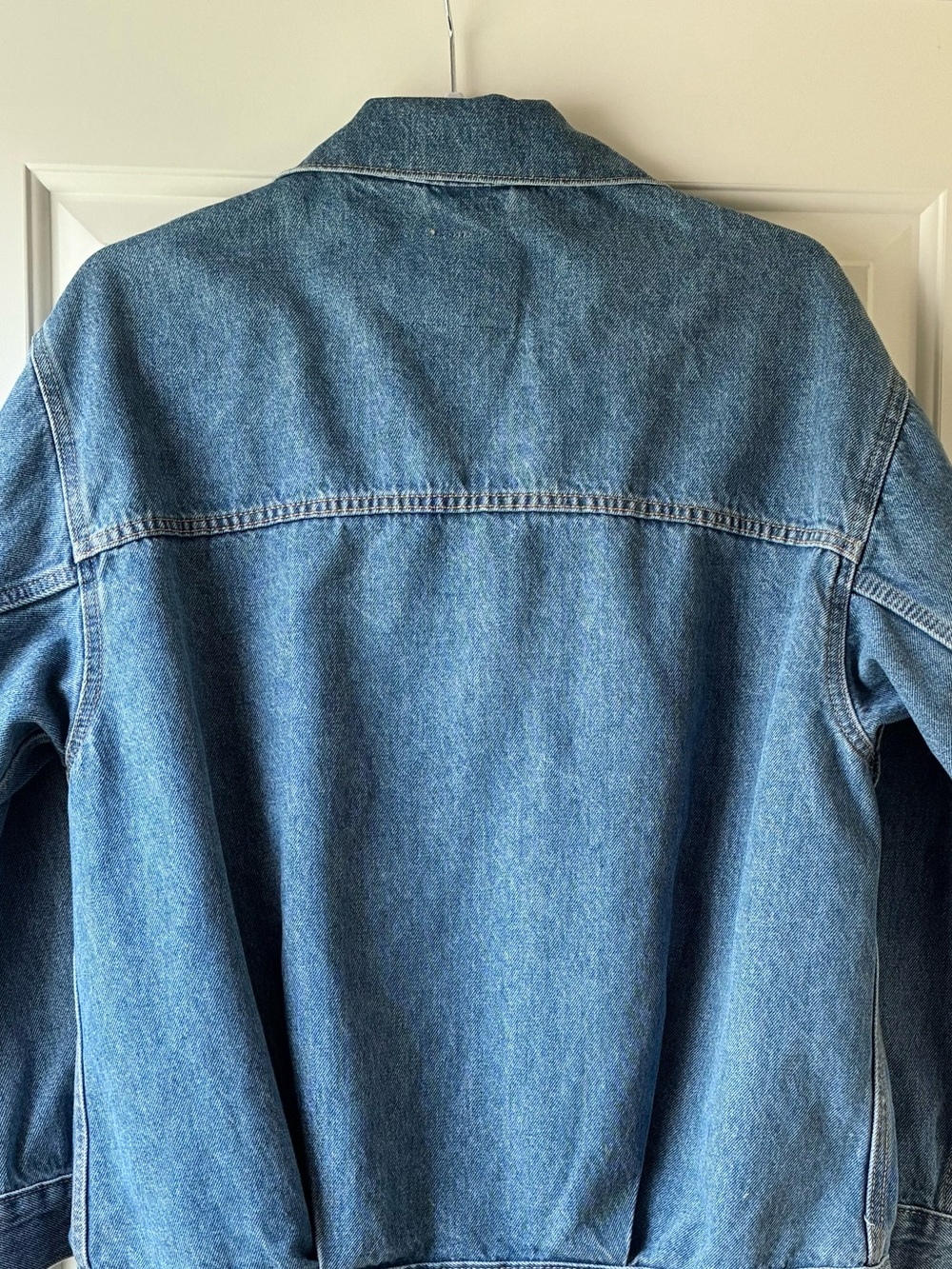 Vintage Levi's Women's Classic Trucker Denim Jacket Medium Wash Oversized XS - Picture 8 of 12